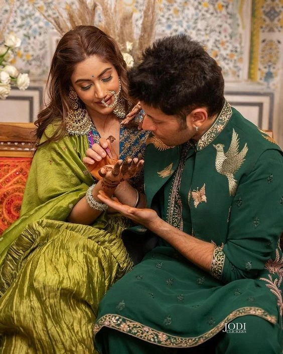 GREEN DRESS MEHENDI COUPLE