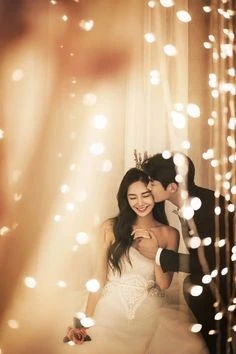 LIGHTS, KISS,COUPLE