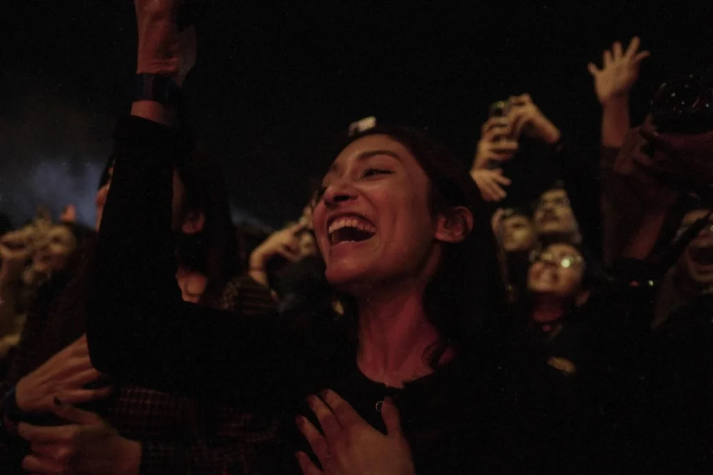 crowd,cheer,laughter,stage